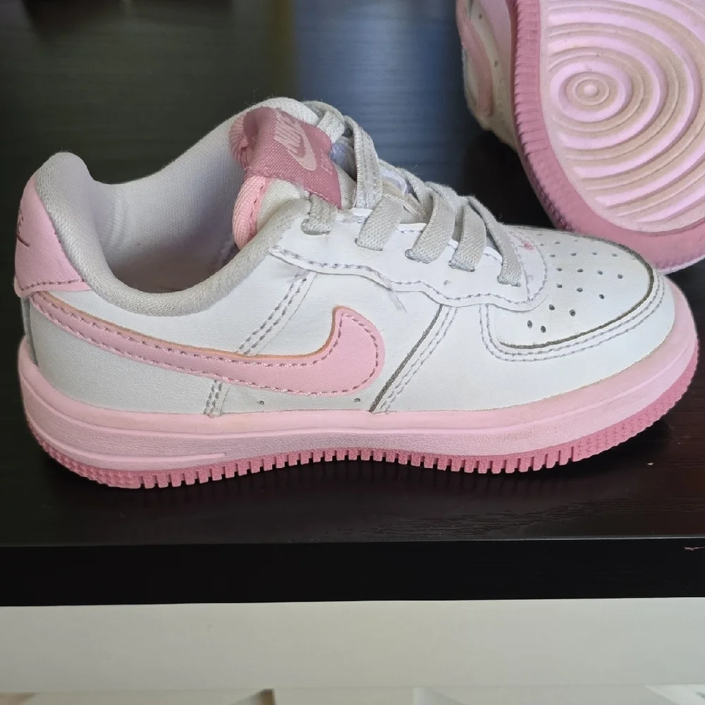 Nike Force 1 Low Toddler White and Pink - Picture 7 of 7
